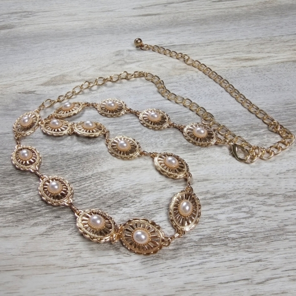 Pearly Retro Eclipse Metal Statement Belt